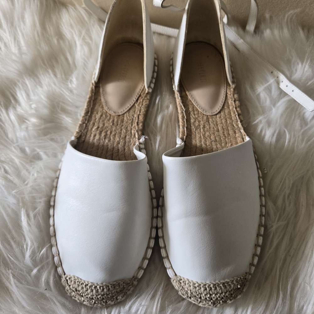 Forever 21 Cream and Tan Espadrille Flats Size 8